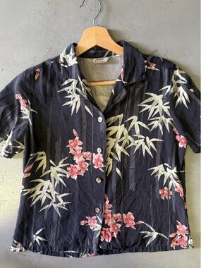 Tommy Bahama 100% Short Sleeve Hawaiian Women's Top